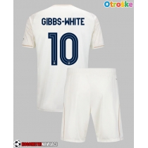 Otroške Nogometnih dresov Nottingham Forest Morgan Gibbs-White #10 Gostujoči 2025-26 Kratki rokavi (+ hlače)